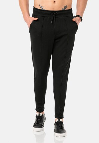 Redbridge Regular Pants in Black: front