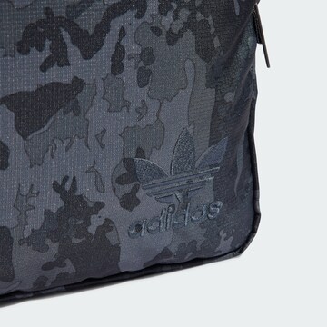 ADIDAS ORIGINALS Rucksack 'Classic' in Grau