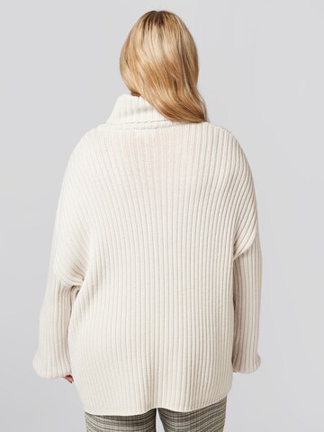 A LOT LESS Sweater 'Charlotta' in White