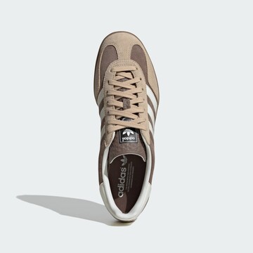 ADIDAS ORIGINALS - Zapatillas deportivas bajas 'Gazelle' en marrón