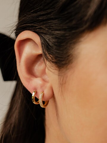 Hey Happiness - Pendientes 'Double Gemstone and Classic Band Hoop Set' en oro