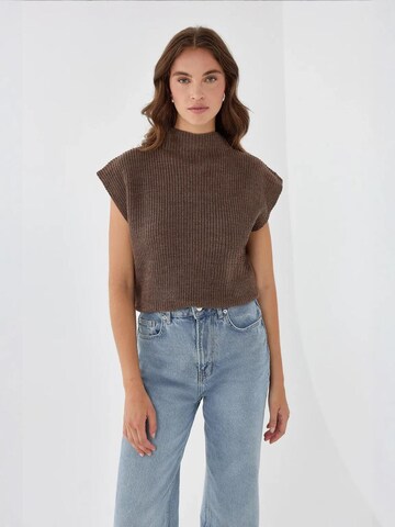 Hiccup Pullover in Braun: Vorderseite