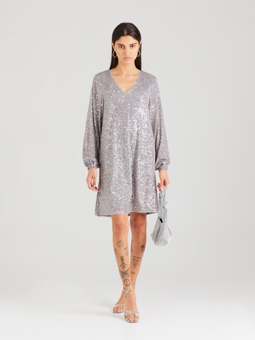 Robe de cocktail 'Aviana' Soft Rebels en gris : devant