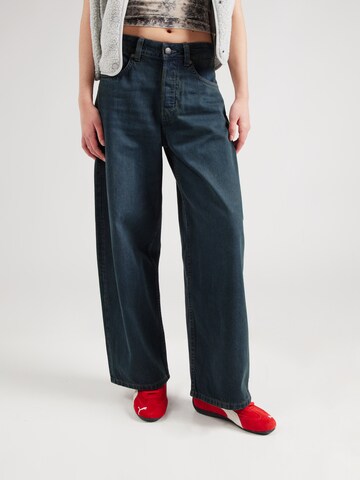 Monki Baggy Jeans in Blau: Vorderseite