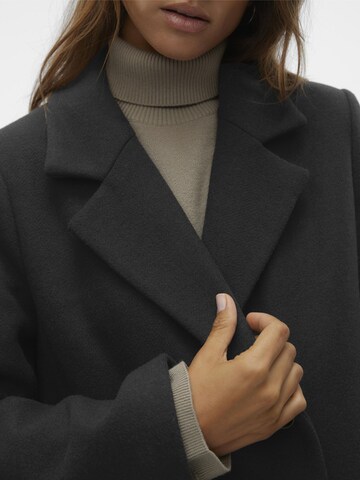VERO MODA Overgangsfrakke 'MATHILDE' i sort
