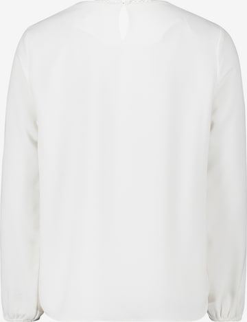 Betty Barclay Blouse in White