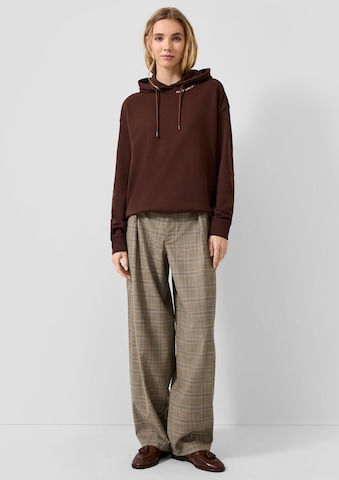QS Regular Pants in Brown: front