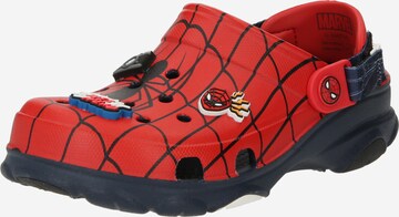 Pantofi 'Team SpiderMan' de la Crocs pe roșu: față