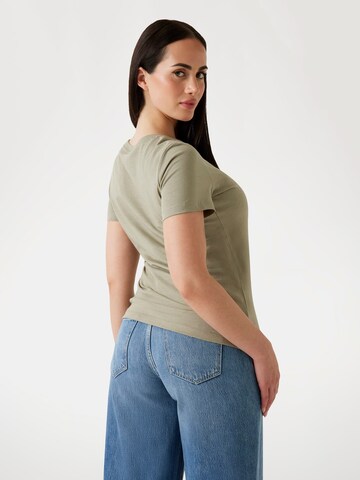 GUESS T-Shirt in Grün