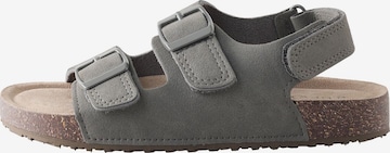 Chaussures ouvertes Next en gris : devant