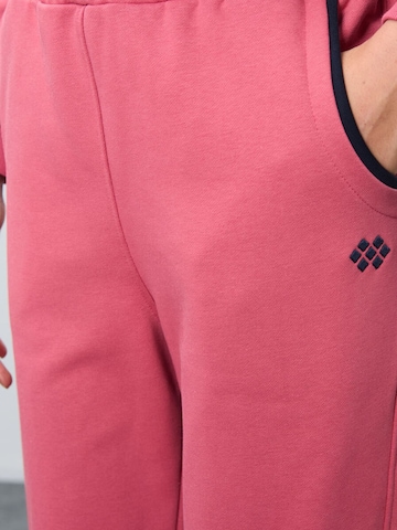 Completo per l'allenamento 'Aktive Sets' di Tommy Life in colori misti