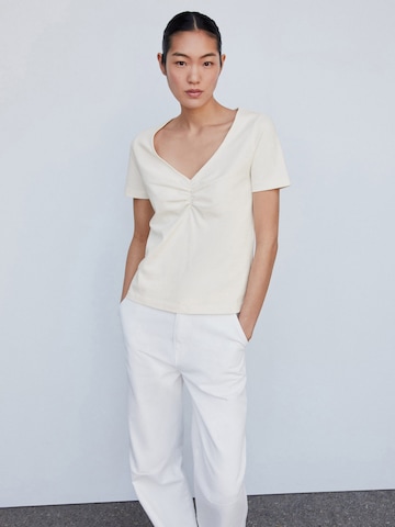 MANGO T-shirt 'GOUDA' i beige: framsida