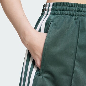 Loosefit Pantaloni 'Firebird' di ADIDAS ORIGINALS in verde