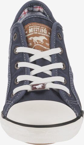 MUSTANG Sneakers laag in Blauw