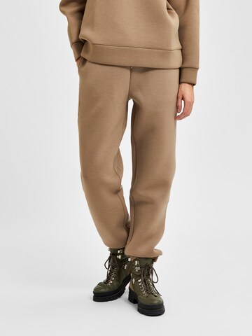 SELECTED FEMME Tapered Trousers 'LUA' in Brown: front