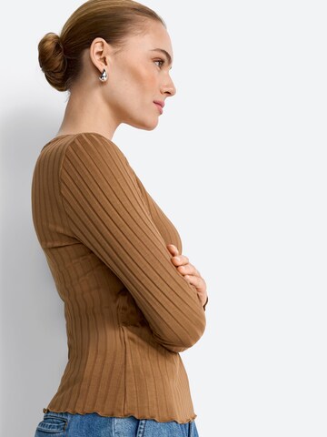 Tricou de la Rich & Royal pe maro