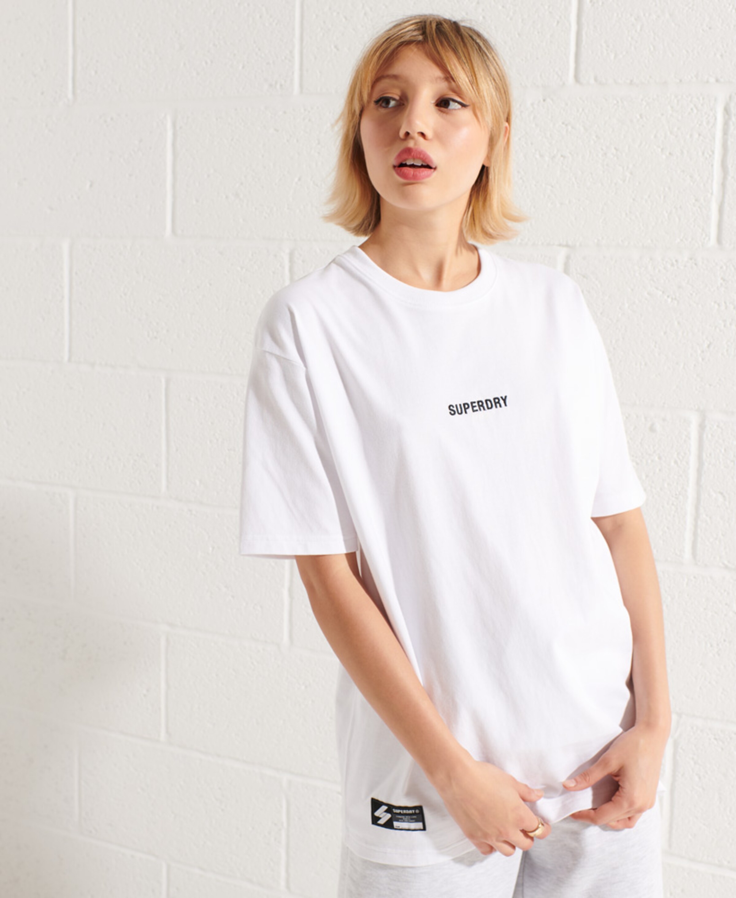 Frauen Shirts & Tops Superdry T-Shirt 'Code Micro' in Weiß - EX94704