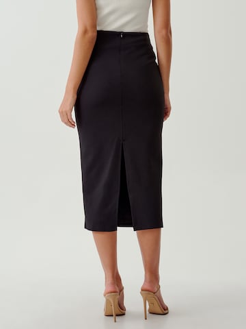 Tussah Skirt in Black: back