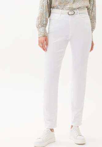 BRAX Regular Jeans 'CAROLA' in Wit: voorkant