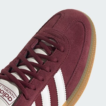 Baskets basses 'Handball Spezial' ADIDAS ORIGINALS en rouge
