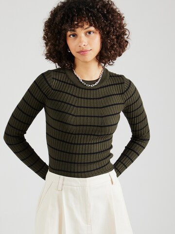 Pull-over 'PCCrista' PIECES en vert : devant