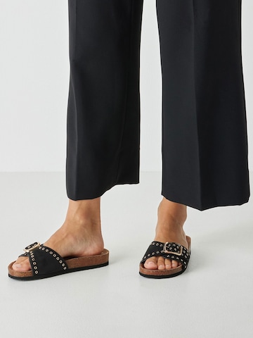 Tamaris Mule in Black