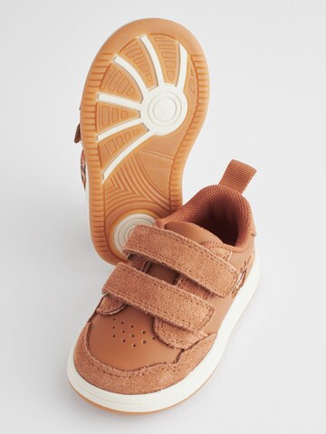 Baskets Next en marron