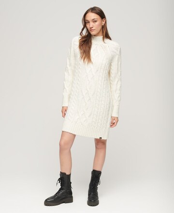 Robes en maille Superdry en blanc