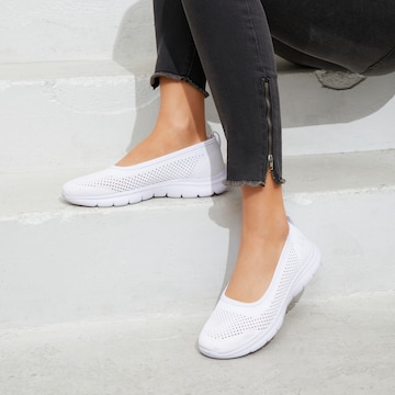 LASCANA Ballet Flats in White: front