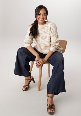 Aniston Pullover in Beige