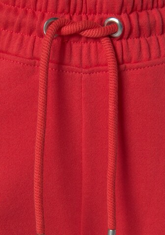 H.I.S Regular Trousers in Red