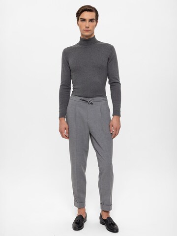 Regular Pantalon à pince Antioch en gris