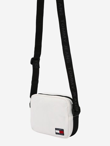 Borsa a tracolla 'ESSENTIAL DAILY' di Tommy Jeans in bianco