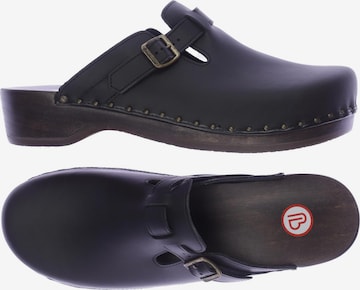 BERKEMANN Sandals & Slippers in 48 in Black: front