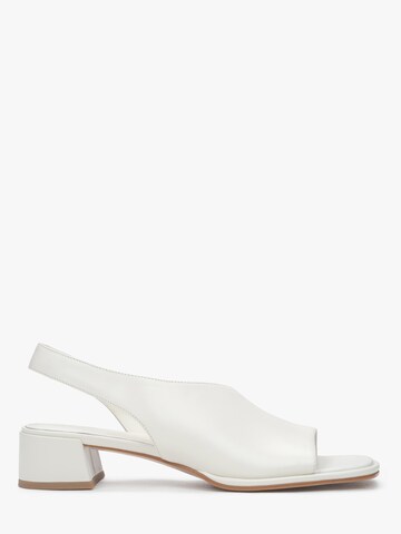 Estro Sandals '203-24110-38' in White: front