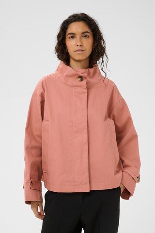 SOAKED IN LUXURY Tussenjas 'SLJannine' in Roze: voorkant