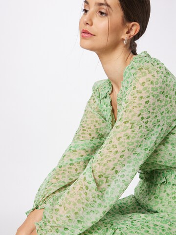 Rochie tip bluză 'Saia' de la Neo Noir pe verde