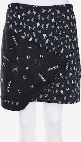 Save the Queen Skirt in M in Black: front
