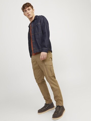 Regular Pantalon cargo JACK & JONES en marron