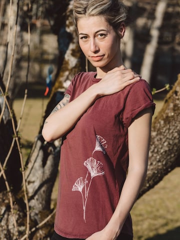 Life-Tree Shirt 'Fairwear Organic Ginkgo' in Rot