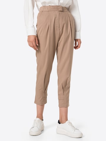 Sisley Tapered Pleat-front trousers in Beige: front