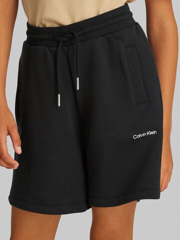 Calvin Klein Jeans Loose fit Trousers in Black