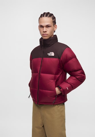 THE NORTH FACE Regular fit Winterjas '1996 Retro Nuptse' in Rood: voorkant
