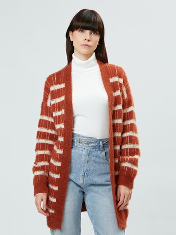 Cardigan Influencer en rouge : devant