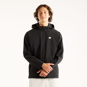 Giacca sportiva di new balance in nero: frontale