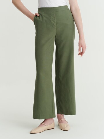 TATUUM Wide leg Trousers in Green: front