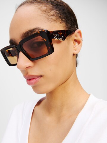 Karl Lagerfeld Γυαλιά ηλίου ' SONNENBRILLE MIT AUSGESCHNITTENER KARL SIGNATUR ' σε καφέ: μπροστά