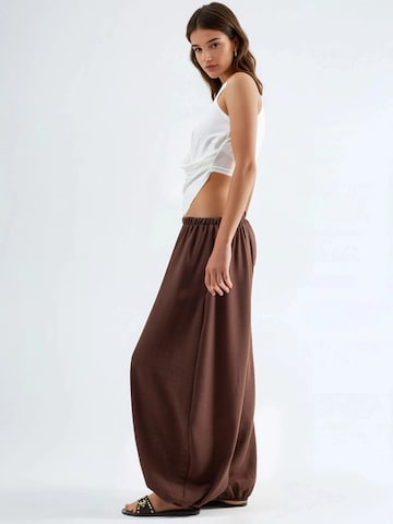 Wide Leg Pantalon harem Busem en marron