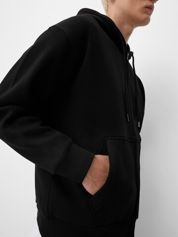 Giacca di felpa di Bershka in nero