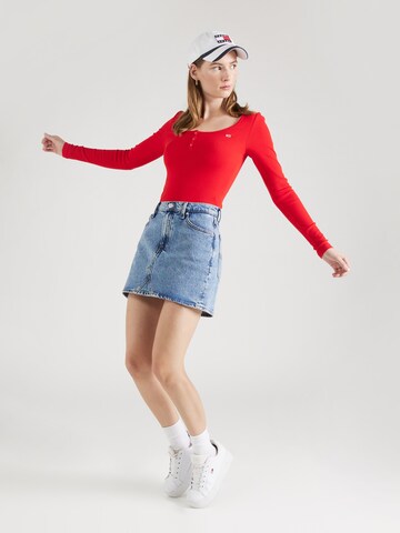 TOMMY HILFIGER Koszulka w kolorze czerwony